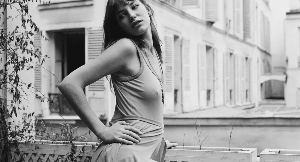 От Джейн Биркин до Бьянки Ценсори: самые смелые наряды знаменитостей разных эпох