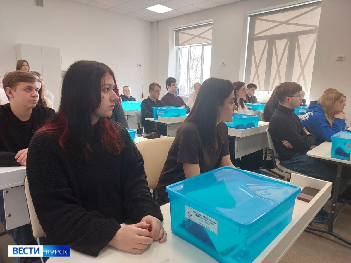    Школьникам приграничья рассказали о ведущих курских вузах в преддверии Дня российской науки