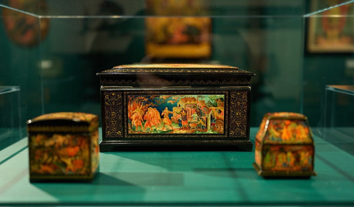     «Формы и образы. Лаки». Источник: rosizo.ru Автор фото: Вадим Гортинский