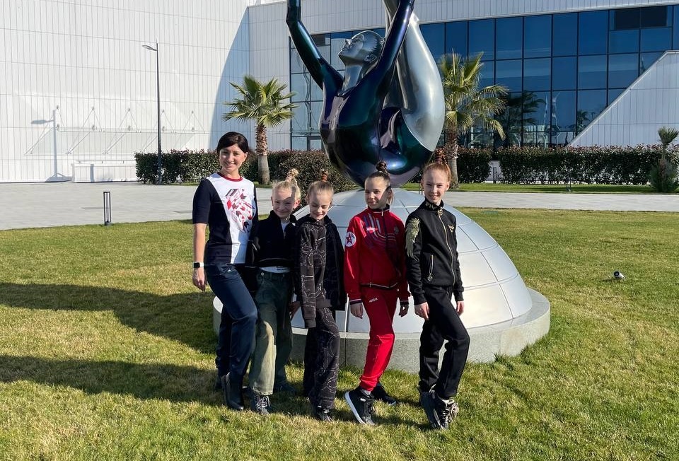    Юные сургутянки побывали в Академии гимнастики Алины Кабаевой