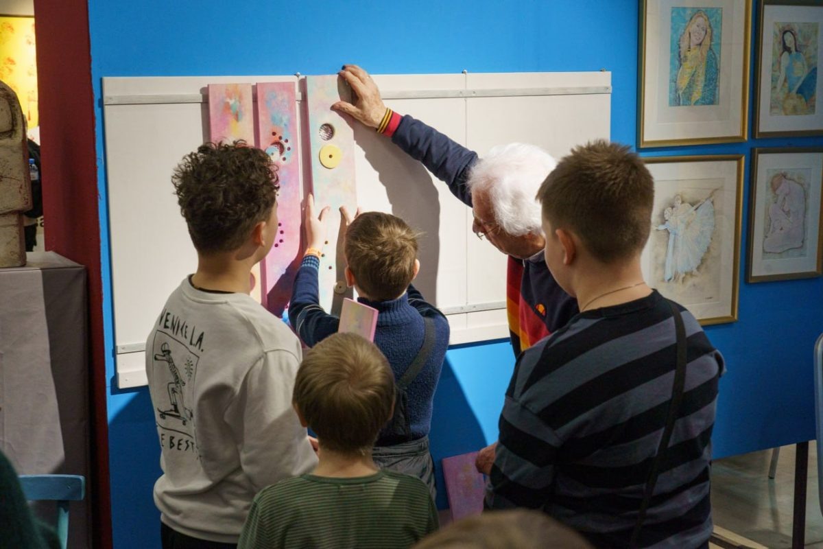    Для нижегородских семей участников СВО организованы экскурсии на выставку «АРТ МИР»