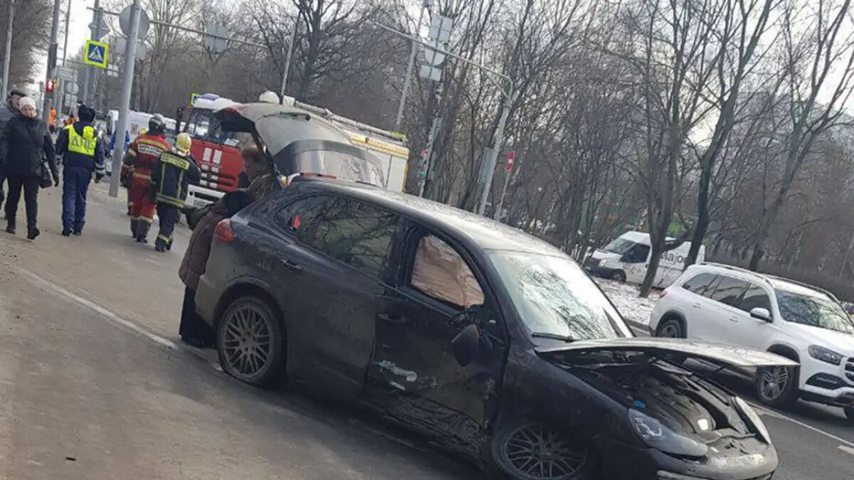    Автомобиль Porsche, за рулём которого находился актёр Матросов.