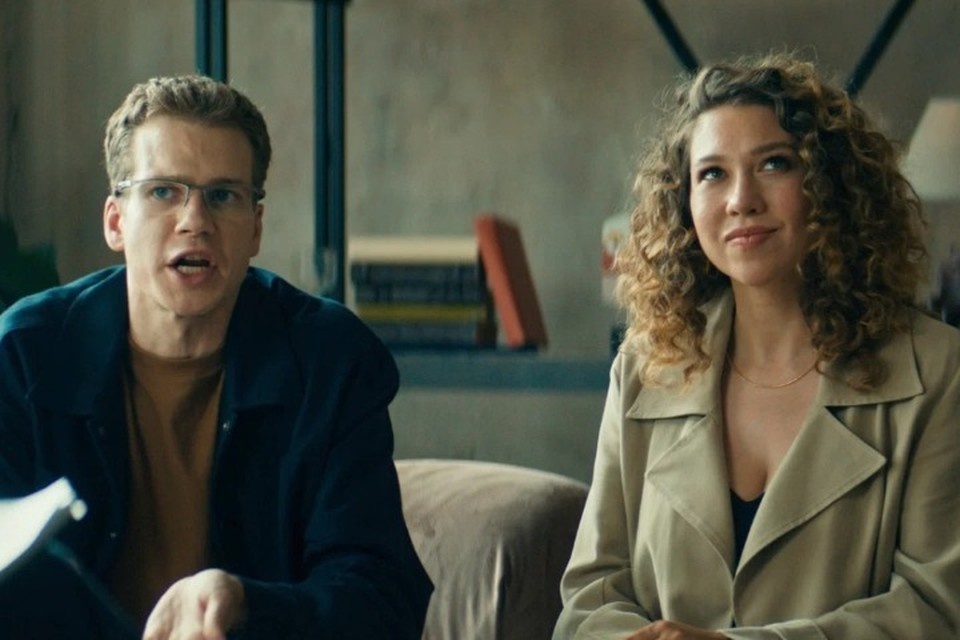    Кадр из новой комедии «Мы рожаем». Фото: Кинопоиск