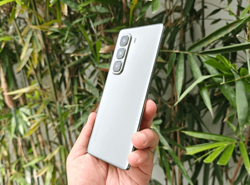 Infinix HOT 50 Pro значительно тоньше младших версий линейки. Источник: gizguide.com