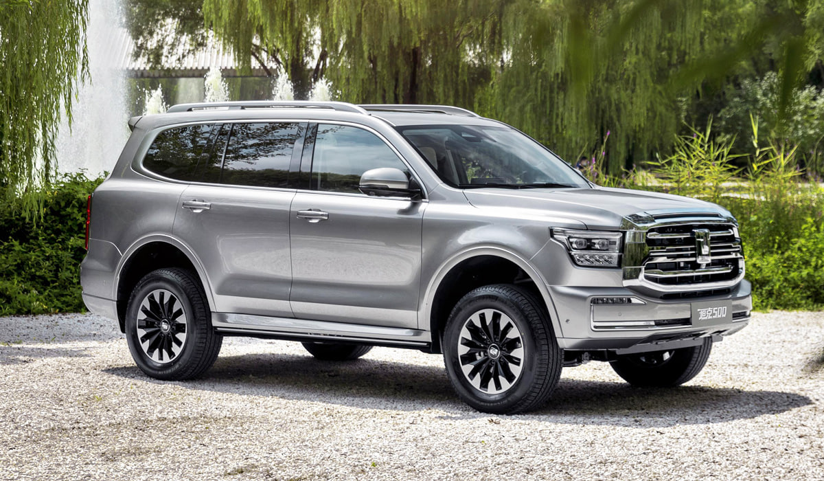 Средние цены на внедорожники Tank снизились за год на 15%.