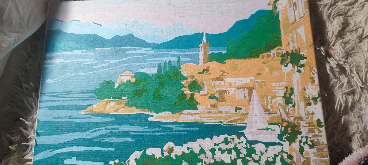 Картина ещё не завершена, но общий смысл уже понятен. 