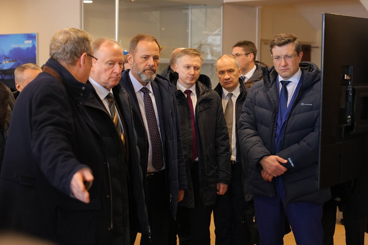    В Нижнем Новгороде Николаю Патрушеву представили производство и суда на разных этапах их строительства