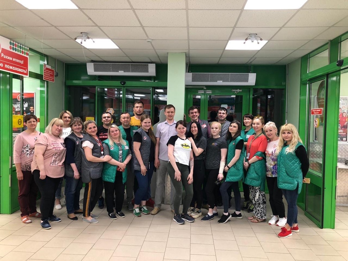 Ночная ревизия. Я 4-ая справа налево в первом ряду