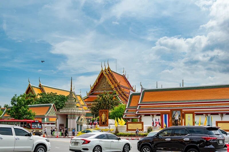 Ват Пхо — большой комплекс с колоколообразными ступами и другими постройками XII века. Фото: Сергей Бобров / Яндекс Карты
