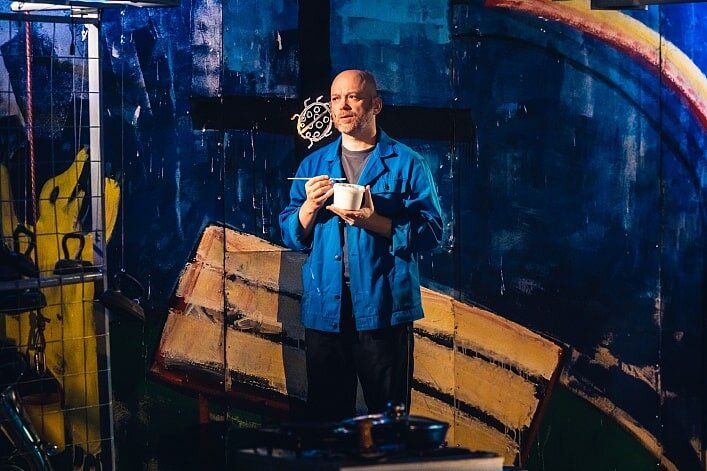 Сцена из спектакля «Исход» Московского театра «Шалом» © Александринский театр