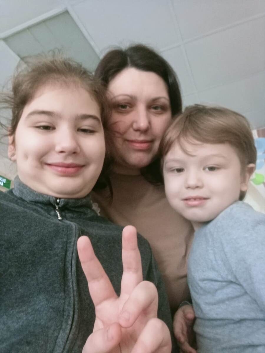 Соня нас сфотографировала на свой телефон