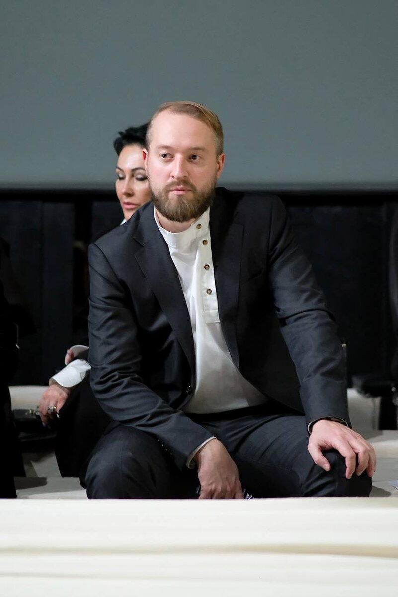 Олег Робинов