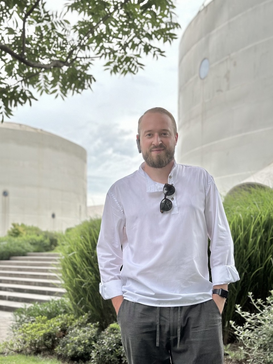 Олег Робинов