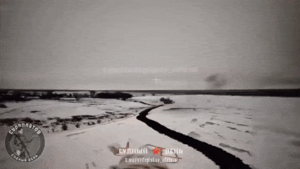  В течение всего дня русские дроноводы расчётливо и беспощадно жгли вражескую технику. Остановленные "коробочки" добивали, при необходимости, тратя по нескольку FPV-дронов. Источник: ТГ-канал "Судоплатов"