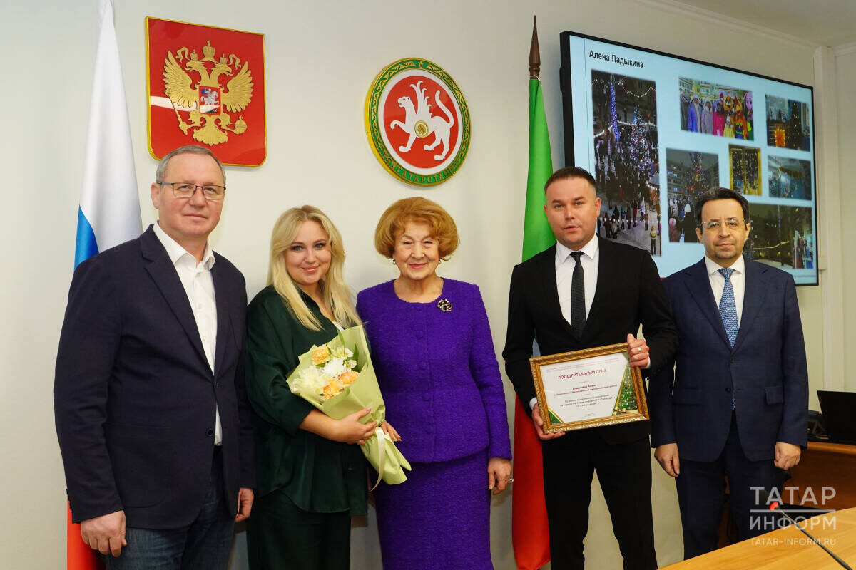 Двор жилого дома на ул. Кайманова, 11 в Нижнекамске занял на конкурсе второе местоФото: © Абдул Фархан / «Татар-информ»