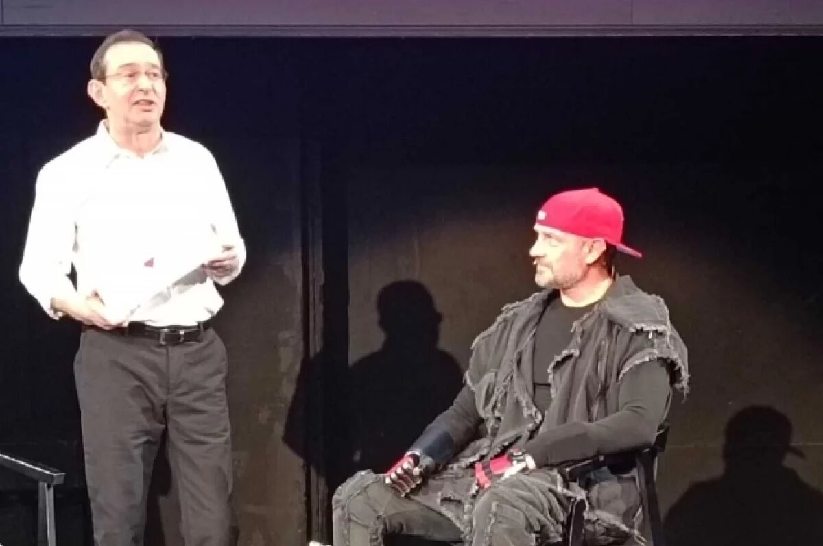    Костомаров получил подарок от Хабенского накануне дня рождения