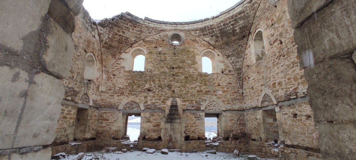 Руины мечети 14 века времен Золотой орды 