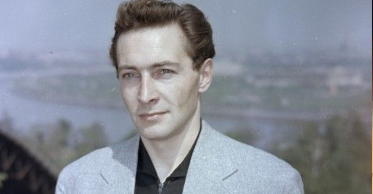 Вячеслав Тихонов в молодости. Фото с сайта - https://pikabu.ru