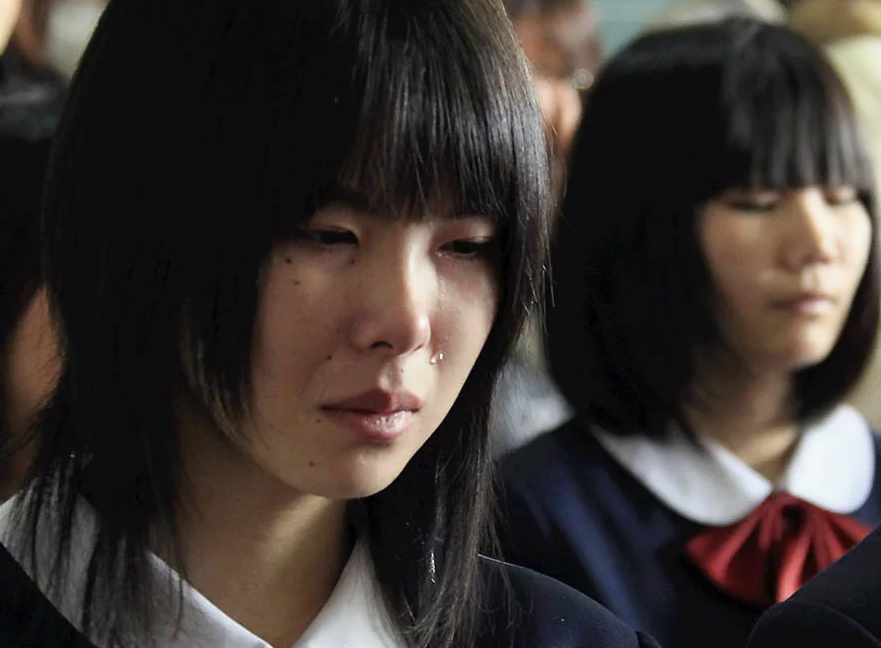 Ставшие ронинами японцы скрываются от своих же одноклассников