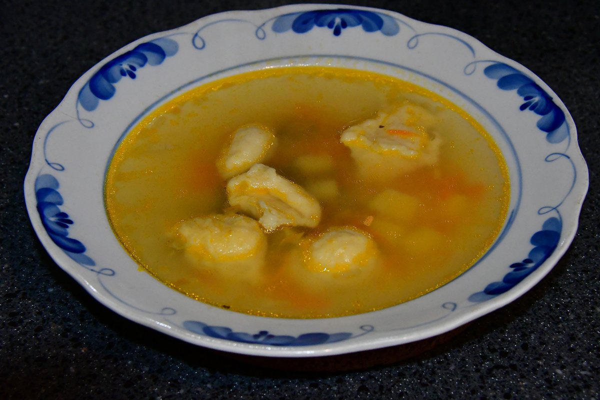 Суп с клецками