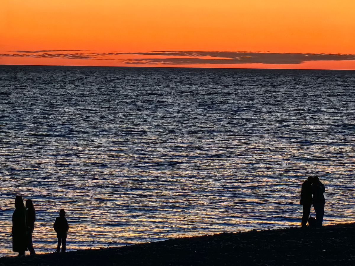 Бесконечный горизонт морской глади всегда манил взгляд человека