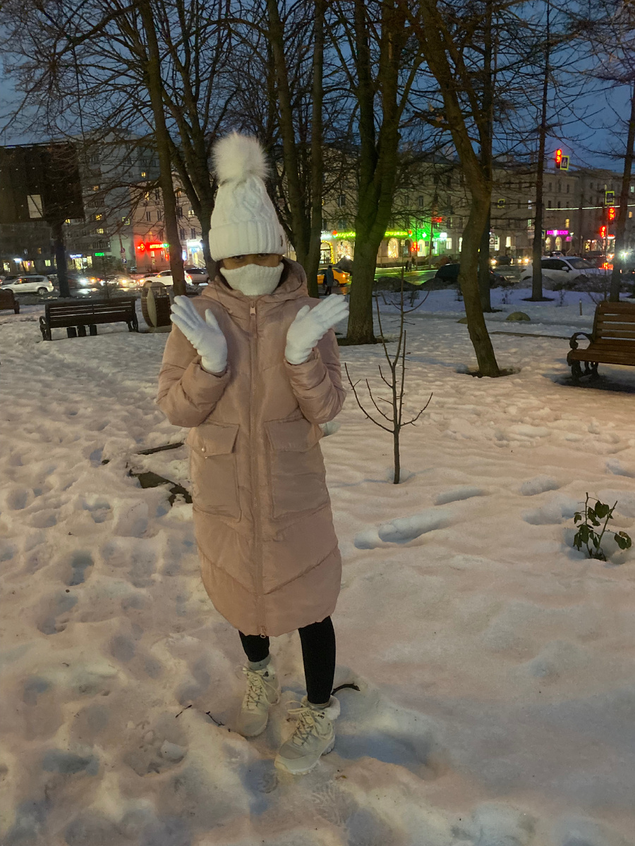 Первые фото Лили на улице.