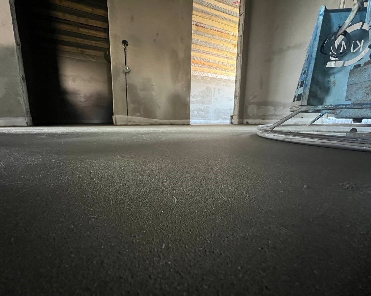 Устройство полусухой стяжки пола