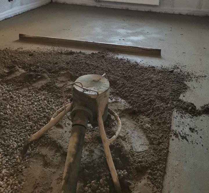 Размещение цементно-песчаной смеси на прослойку керамзита