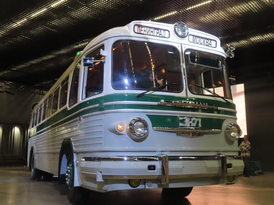 Автобус ЗИЛ-127