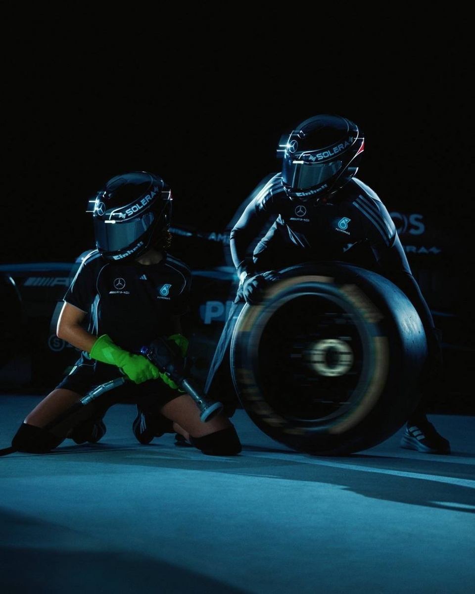 Adidas и Mercedes-AMG PETRONAS F1 Team: дебютная коллаборация  
