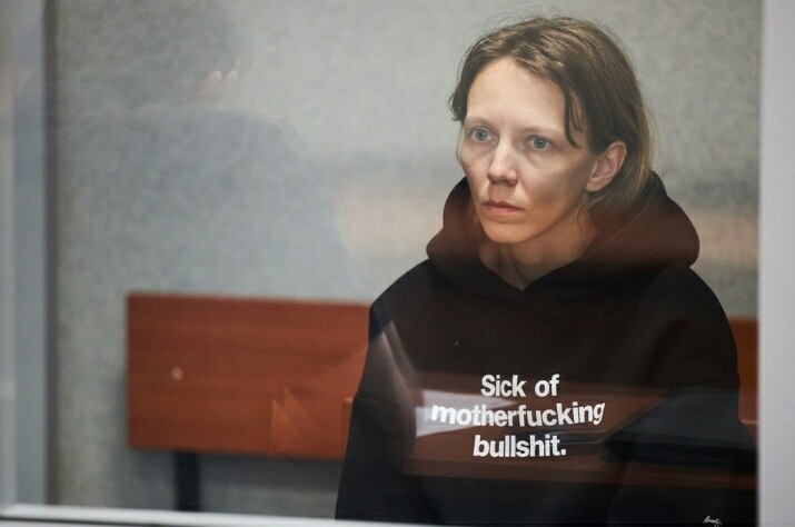 Горе-мать в суде.