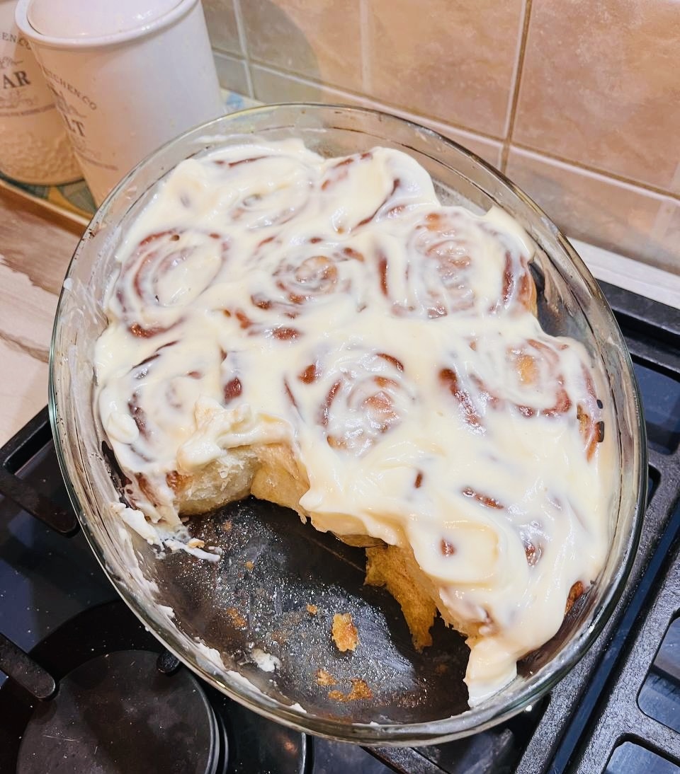 Кто-то съел уже два!!