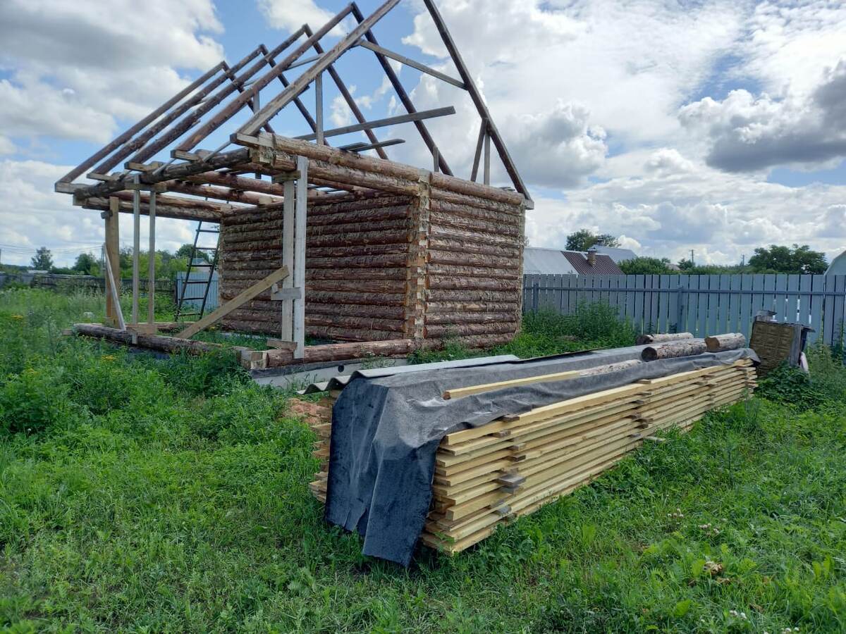 Пока без крыши! Но доски заготовлены...