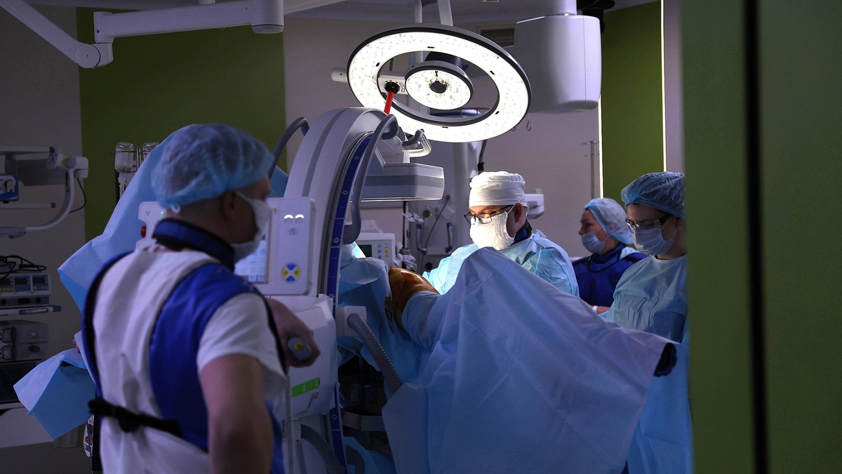    Врачи Нижневартовска спасли 90-летнюю пациентку с переломом бедра