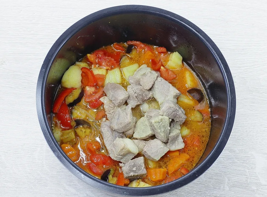 Обжарка мяса и овощей в мультиварке