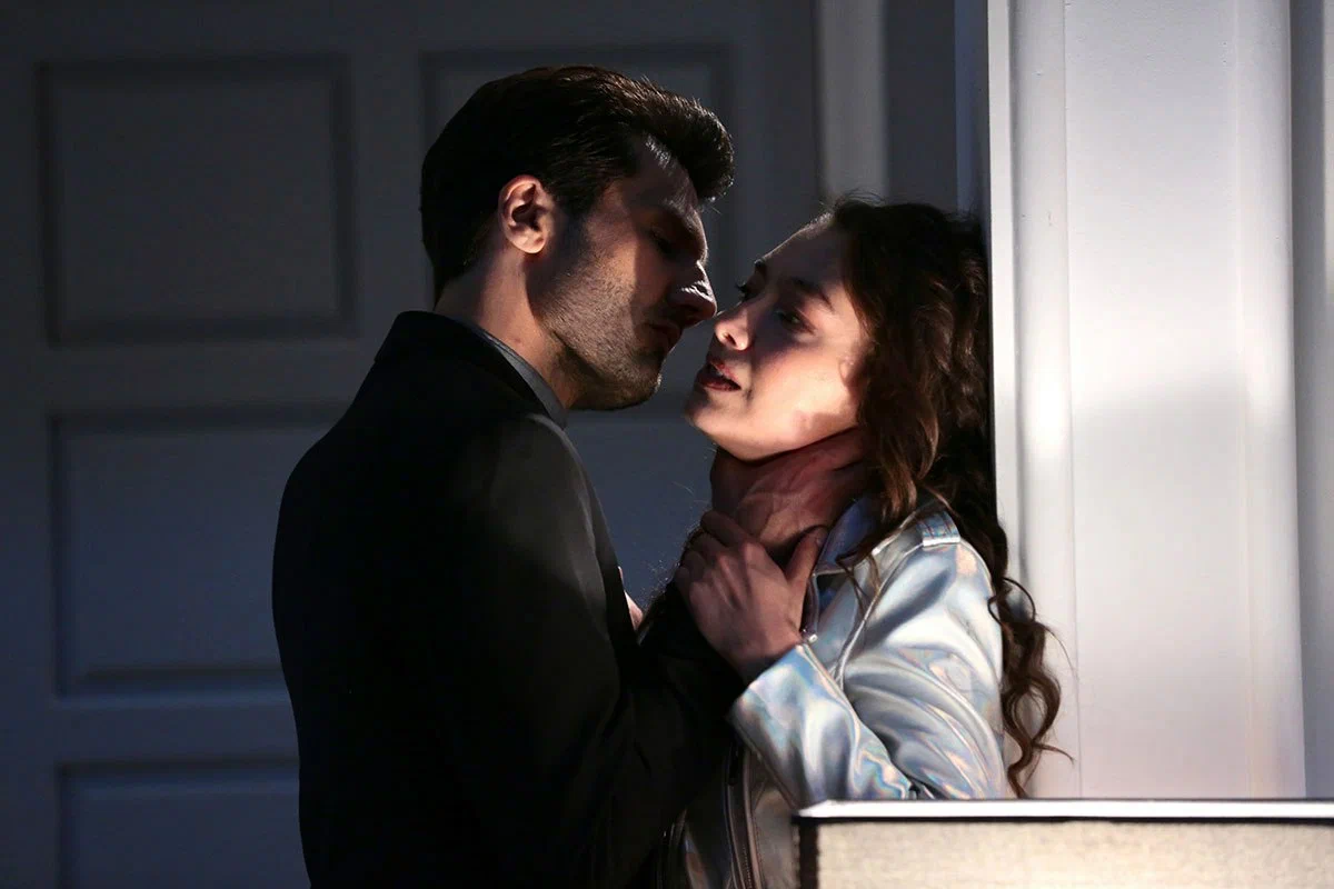 Кадр из сериала "Чёрная любовь"