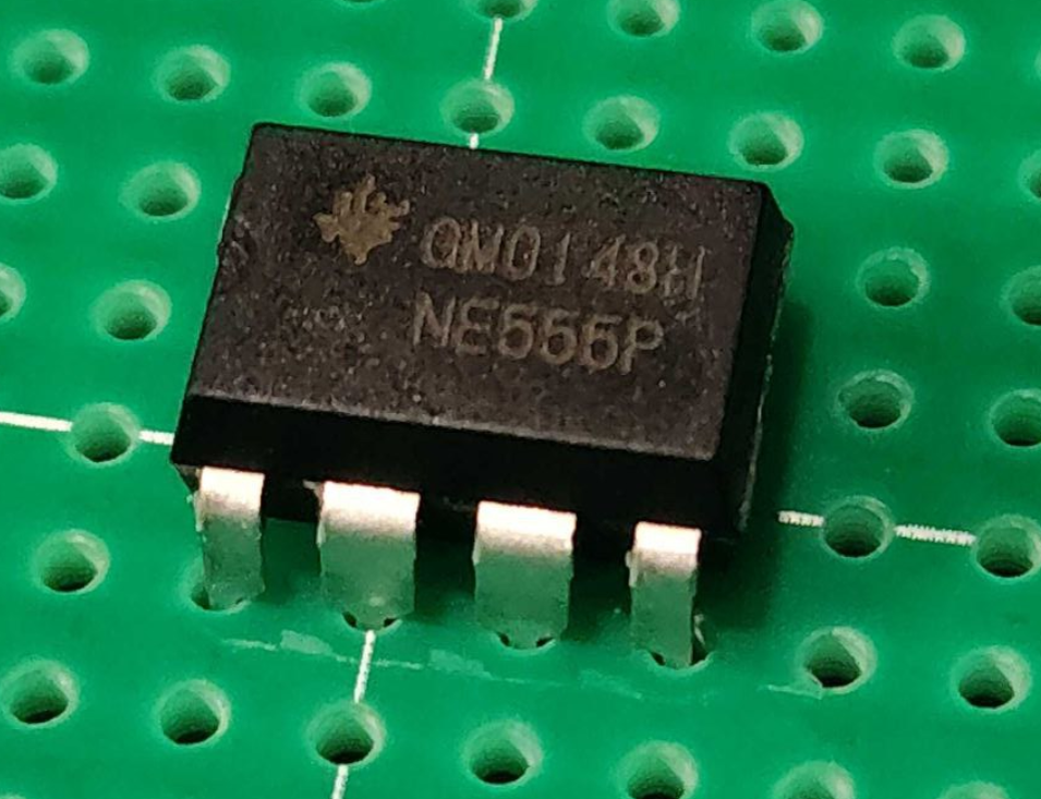 Микросхема NE555
