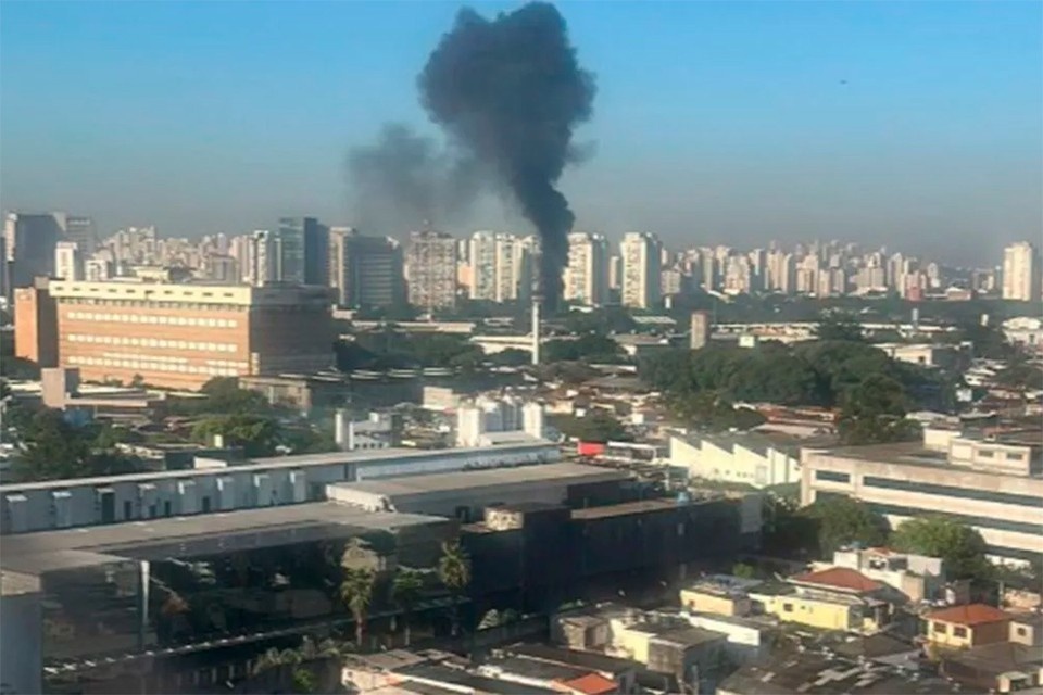 Бахнуло сильно и пошел дым столбом.  фото: картинки яндекса.