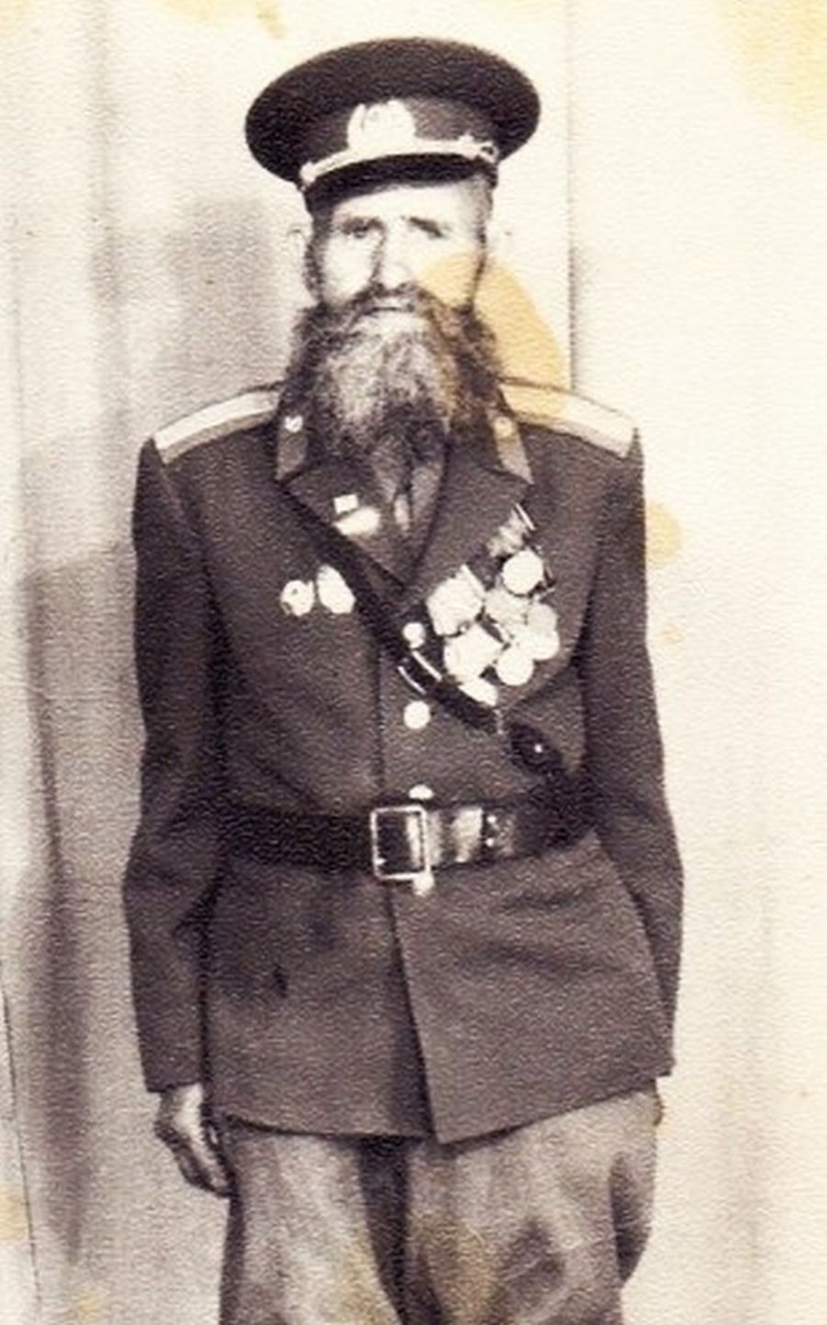 Старшина колхозник Дмитрий Тяпин в послевоенные годы

