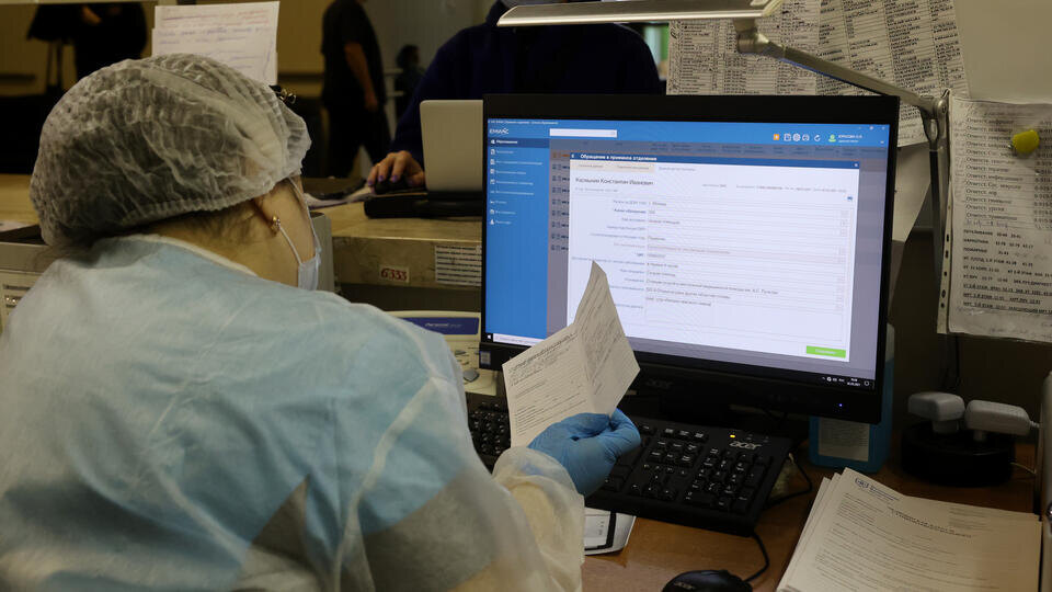     Фейковые данные о приемах начали появляться в медкартах россиян ТАСС/Владимир Гердо