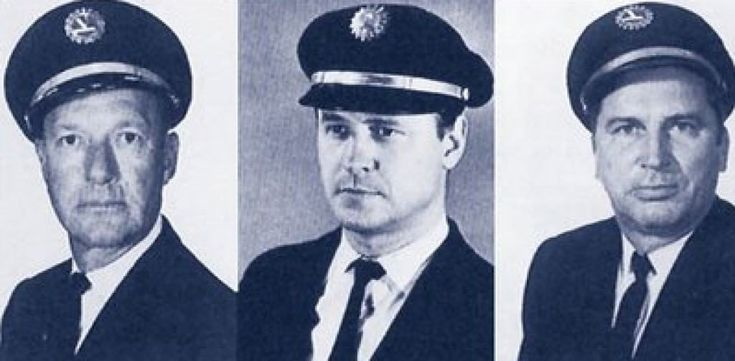 Слева направо: Роберт Лофт, Альберт Джон Стокстилл и Дональд «Дон» Репо