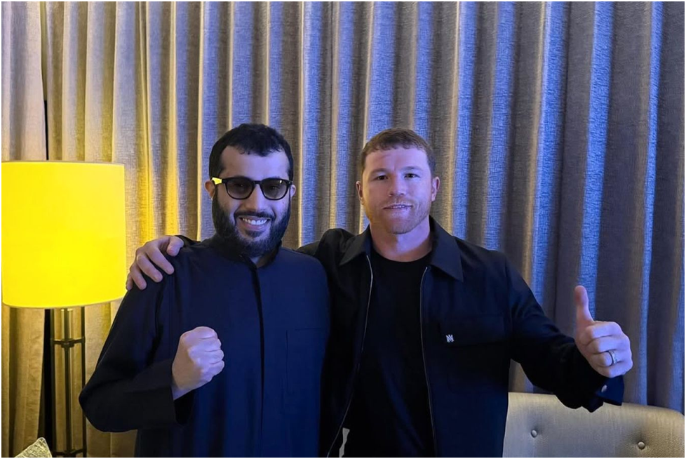 Аль аш-Шейх и Сауль Альварес.