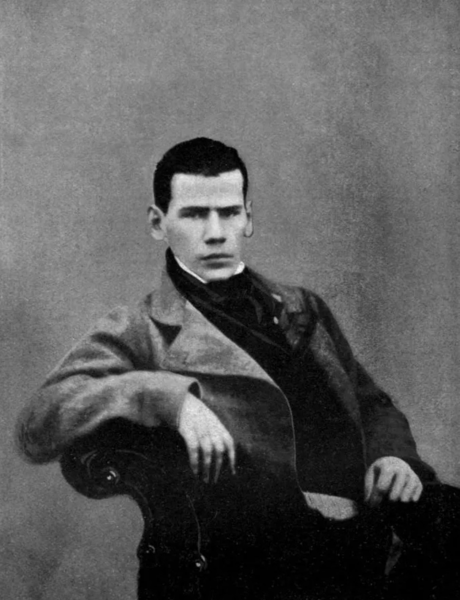 Лев Толстой в молодости