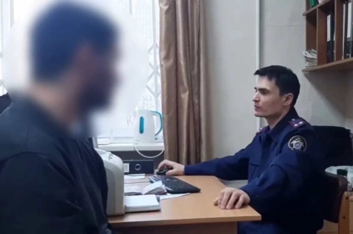    Ранее мужчина был судим за угон, грабёж и изнасилование 16-летней девушки