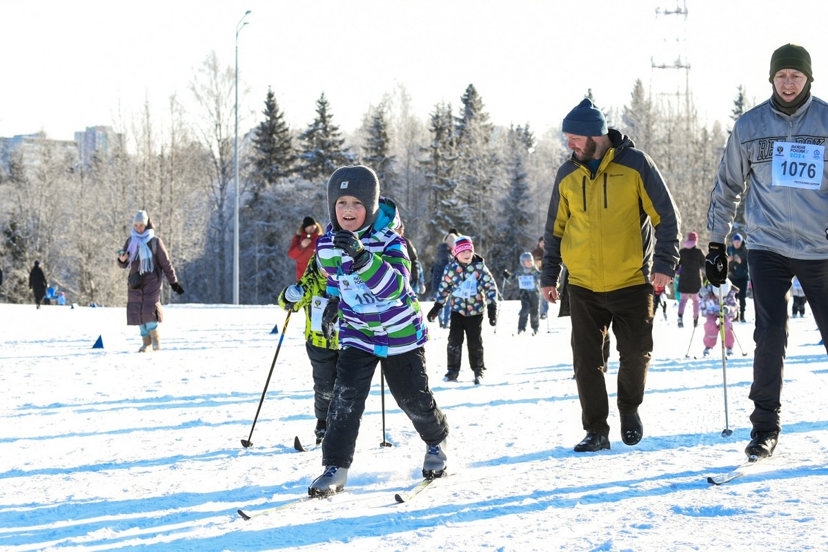    Лыжня России - 2024 в Петрозаводске. Фото: "Республика"/Сергей Юдин