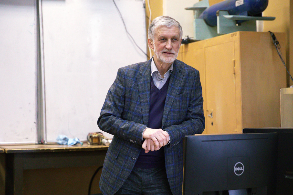 Заведующий кафедрой гидрофизических средств поиска СПбГМТУ, к.т.н. Игорь Пименов.