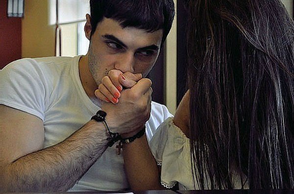 Фото из интернета. Молодой любовник буфетчицы.