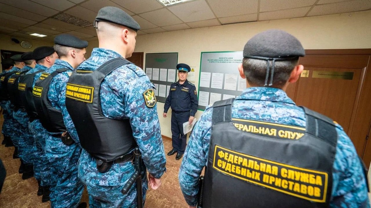    Приставы Югры депортировали 16 нелегалов из Китая