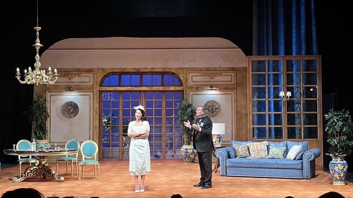 Сцена в финале спекталя