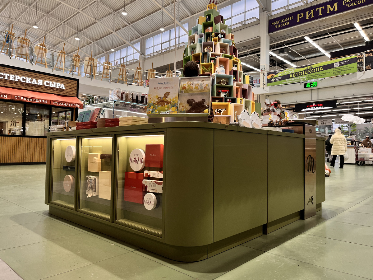 Шоко-витрина для шоко-ателье Marina Koroleva про проекту С.Рысевой от Д.О.М.